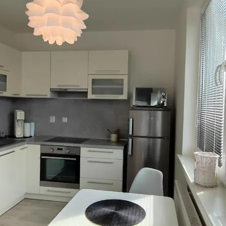 Apartmán Komenského - 6 Min Pešo Na Námestie Apartamento
