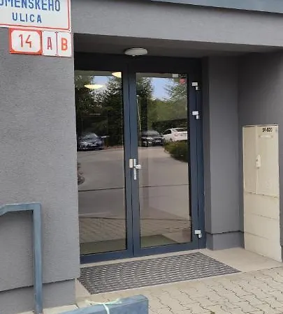 Apartmán Komenského - 6 Min Pešo Na Námestie Banská Bystrica
